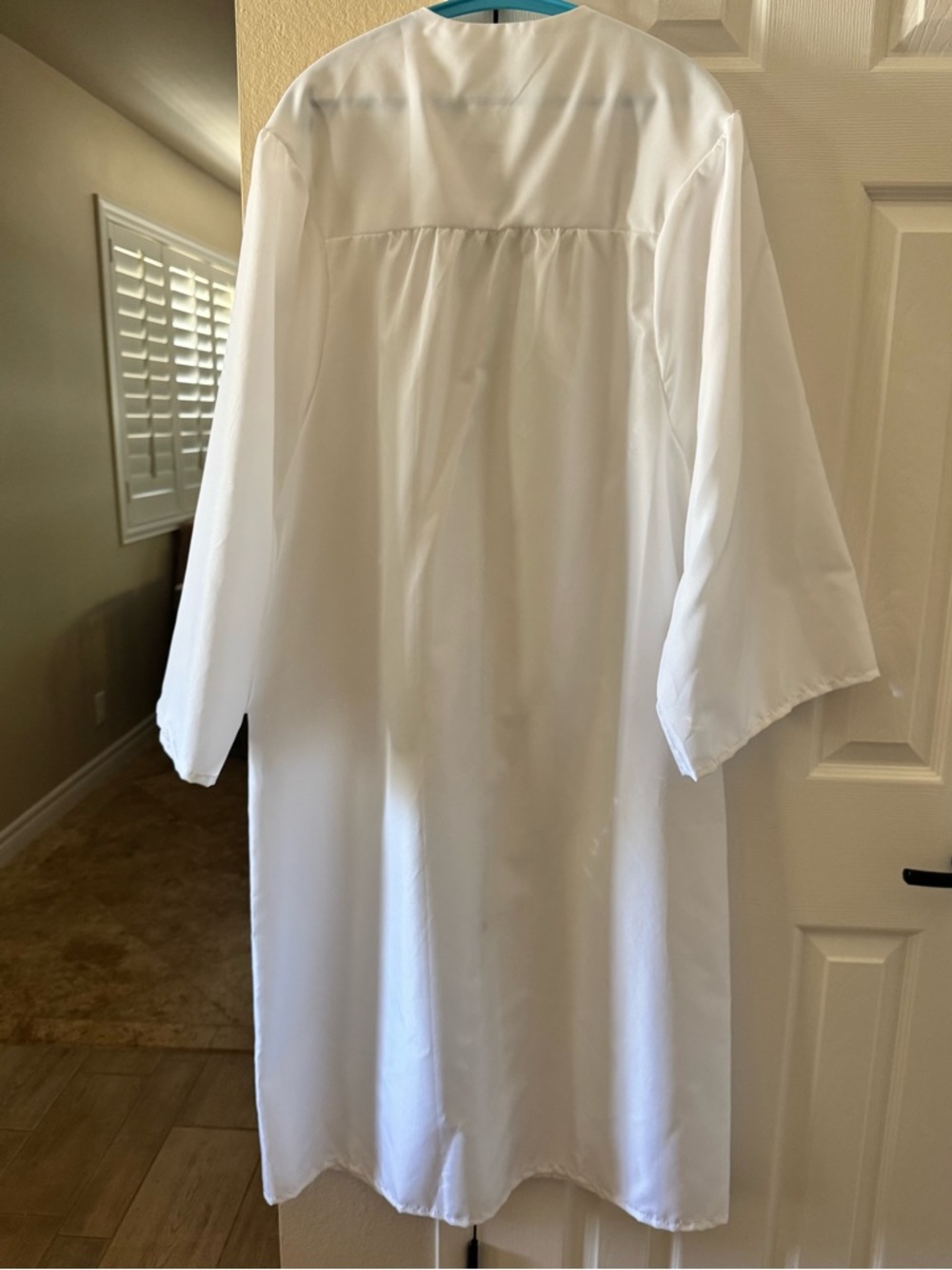 Josten’s White Graduation cap zippered front gown Worn once Great for choir too - Picture 2 of 5